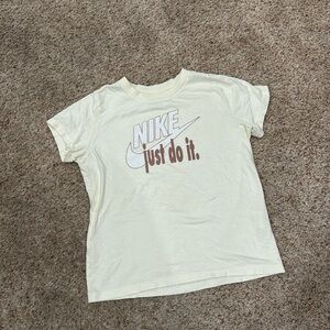 Girls size large Nike T-shirt great condition